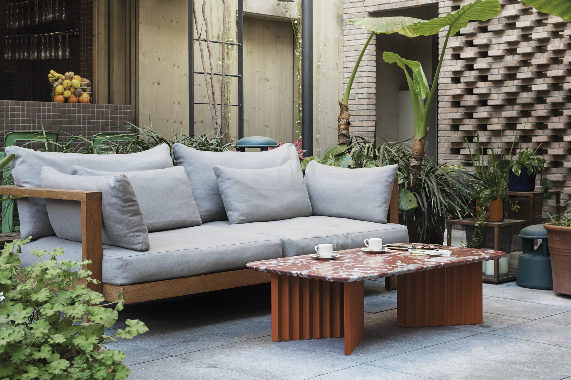 Plec Large Marble Coffee Table - Image 2